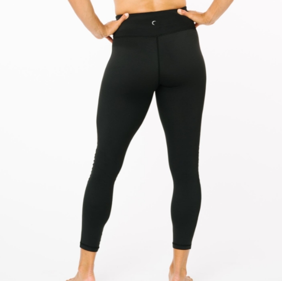 Black moto light n tight hi rise 24" size 8-10 - Picture 3 of 3